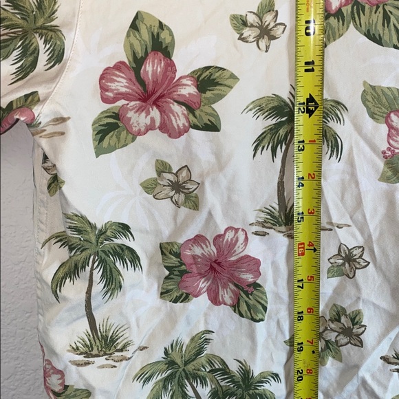 🎱Men’s “We live in the sun” partially Sick button up Hawaiian style shirt! - Picture 7 of 9